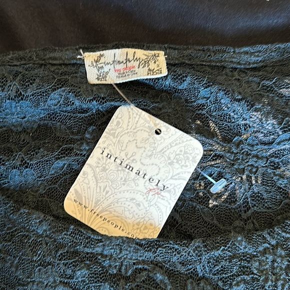 Free People ruched sides lace top - Picture 3 of 3